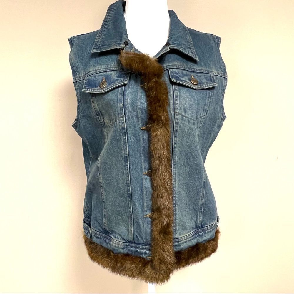 St Johns Bay jean jacket with faux fur trim. Sz Med